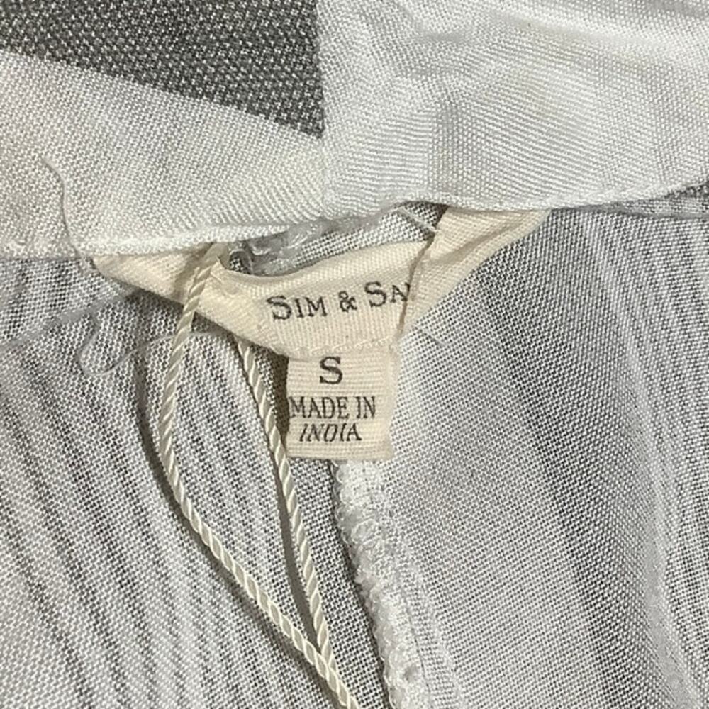 Sim & Sam Grey and White Striped Short Sleeve Top, Size Small - Picture 6 of 7